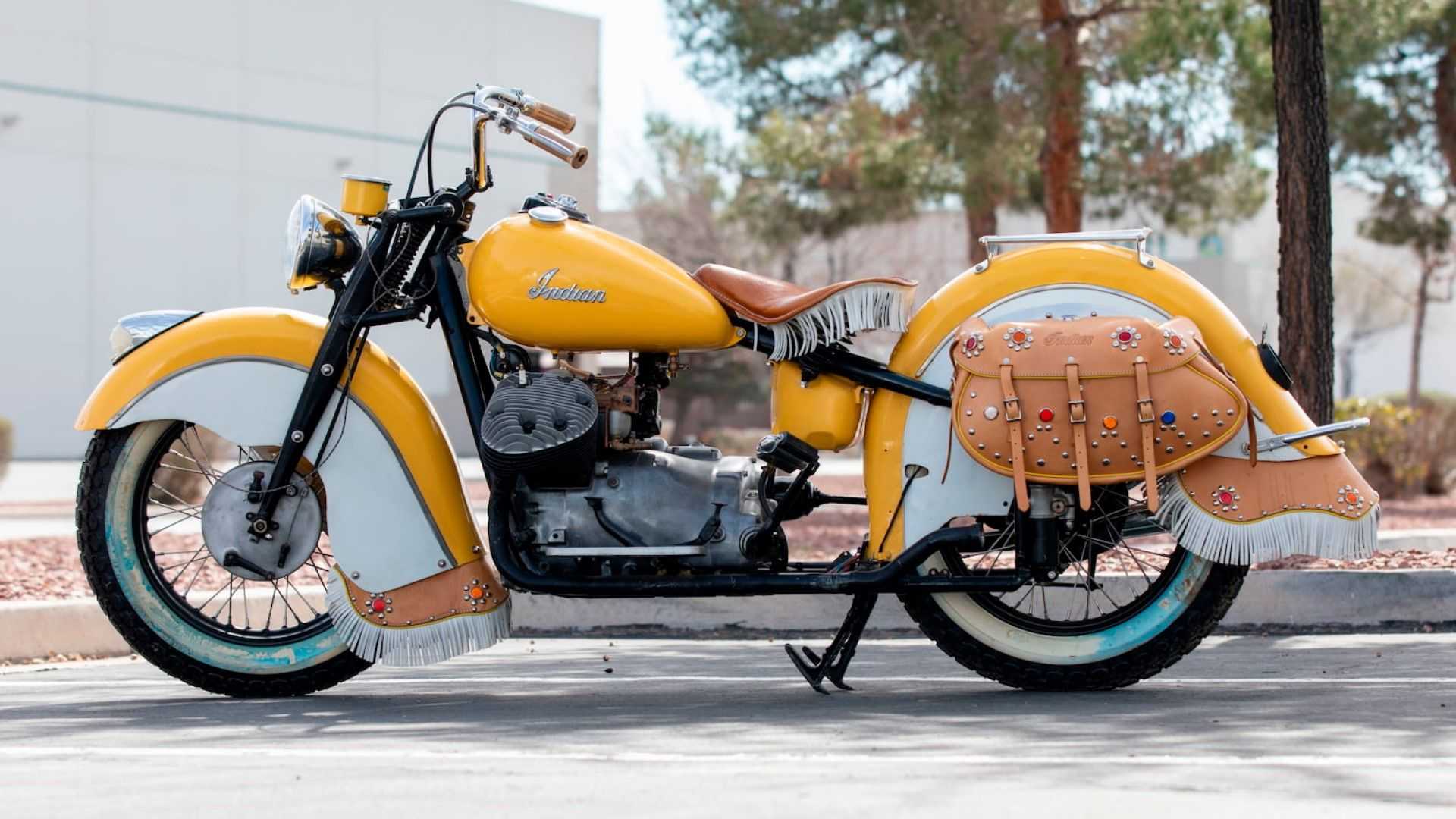 https://cdn.motor1.com/images/mgl/WVB7g/s6/1941-indian-841.jpg