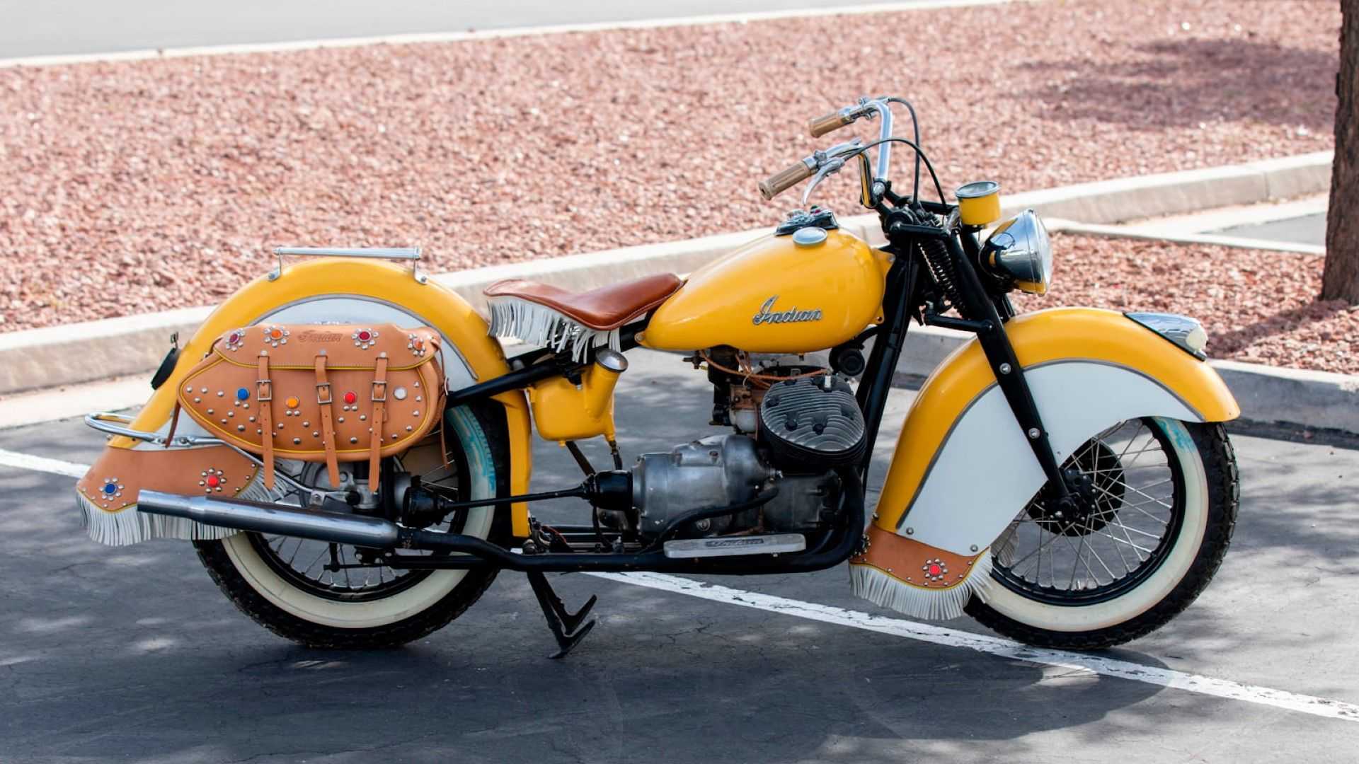 https://cdn.motor1.com/images/mgl/KNLM0/s6/1941-indian-841.jpg